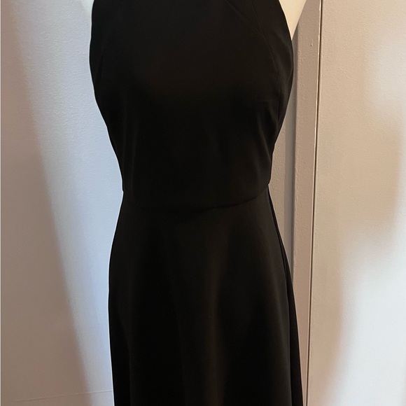 Aritzia Babaton Petros Dress Black
Halter Skater Simple Chic 8 - Picture 3 of 8